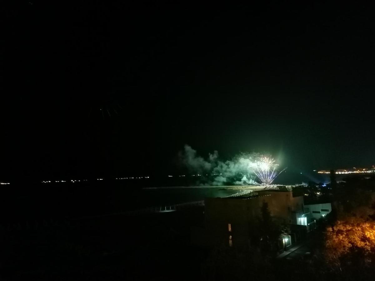 Sunrise Beachfront Relax Residence Constanta Bagian luar foto