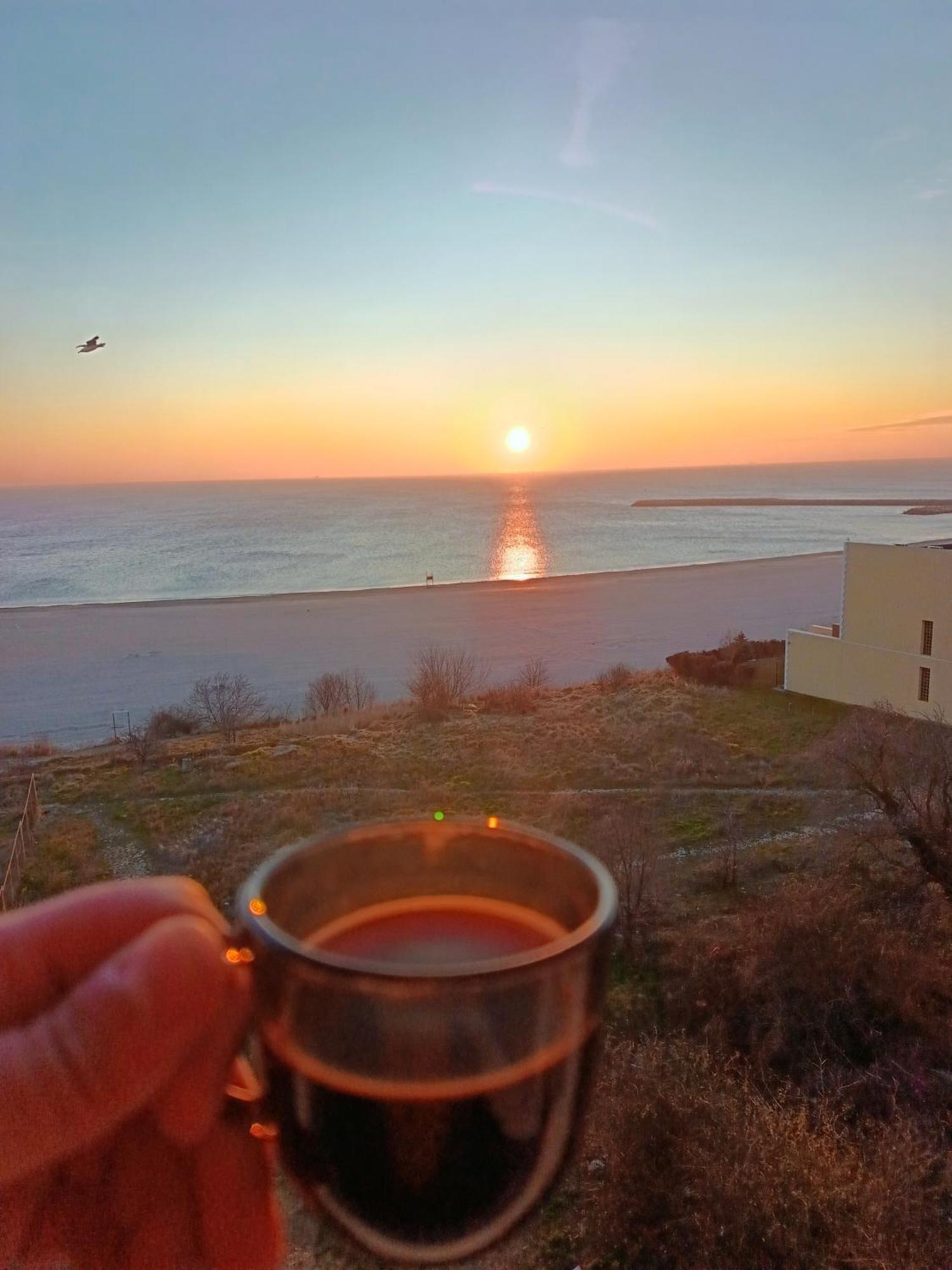 Sunrise Beachfront Relax Residence Constanta Bagian luar foto